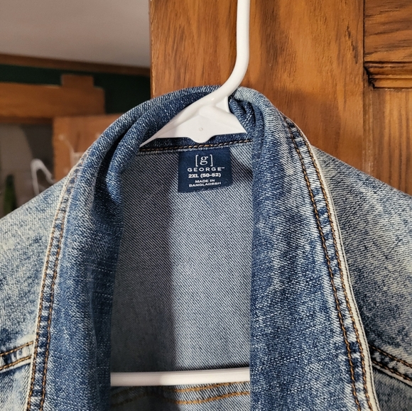 Awesome jean jacket - Picture 3 of 3